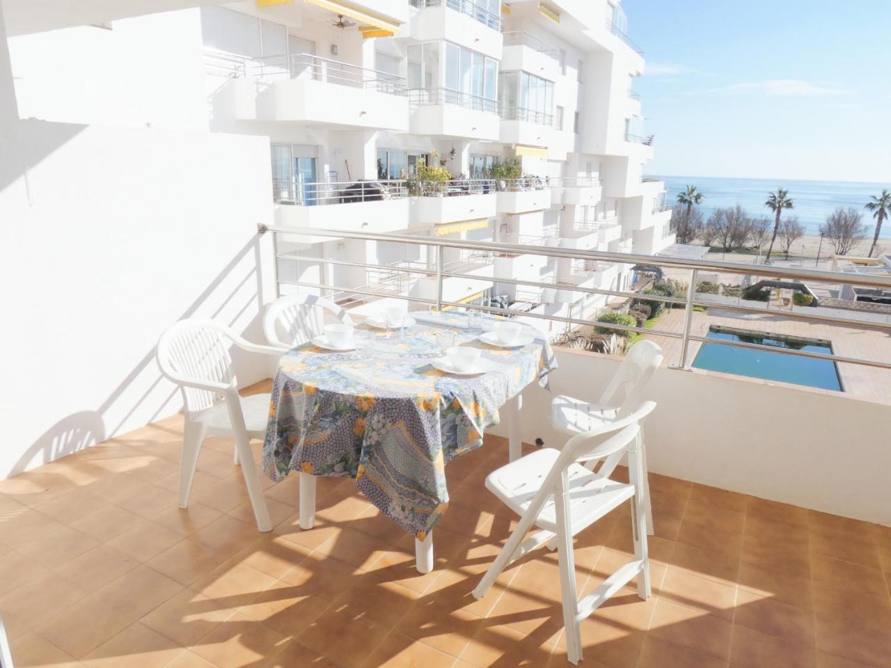Mare Nostrum 131 Rosas Exterior foto